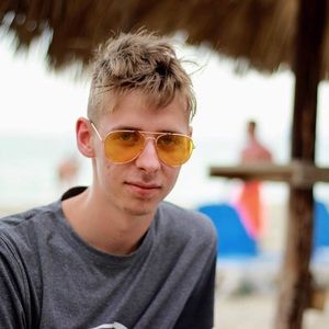 Meet your Posher, Jonathan